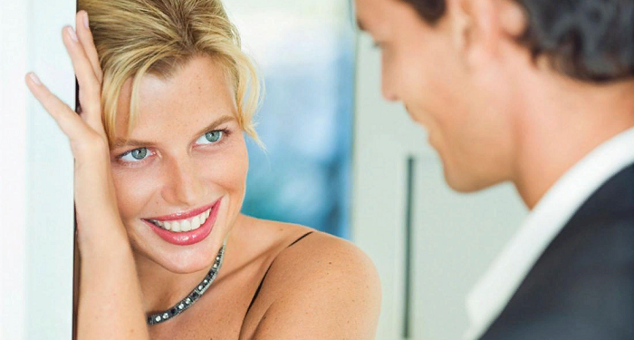 How to captivate with a glance