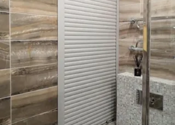 Roller shutters in the bathroom
