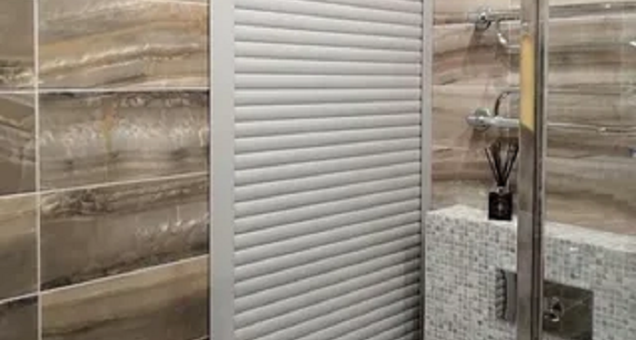 Roller shutters in the bathroom