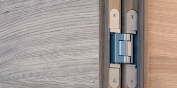 Двери со скрытыми петлями: достоинства и установка