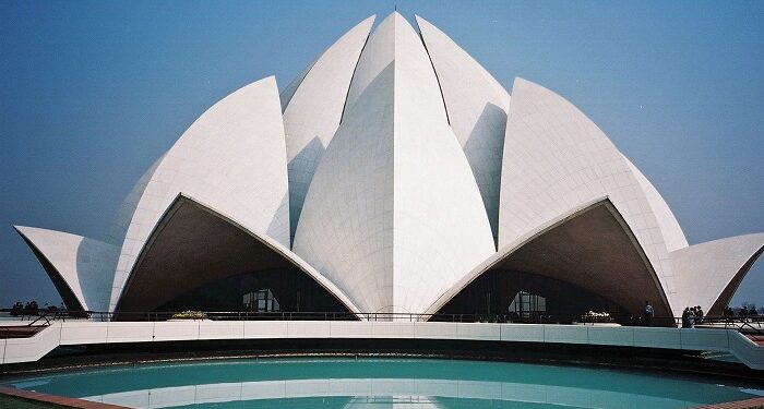 What is tantric architecture, how did this direction develop and what are the main features of such buildings