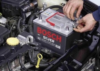 Причины разрядки автомобильного аккумулятора и как их устранить