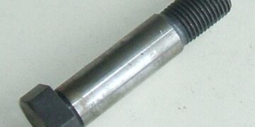 Болт DIN 610 призмовий з шестигранною головкою: особливості конструкції та застосування