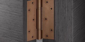 Дверні петлі: види, характеристики та критерії вибору