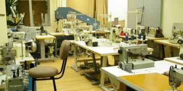 Огляд промислового швейного обладнання: популярні моделі та їх характеристики