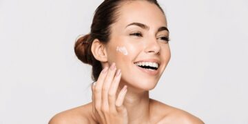 Вибір косметики для сухого типу шкіри та поради