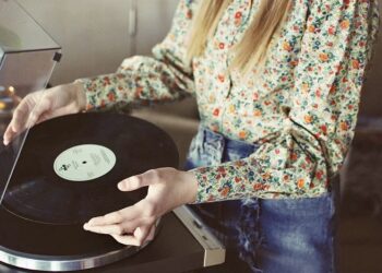Как выбирать проигрыватель винила: его характеристики и достоинства