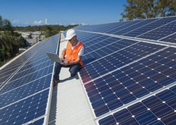 Сонячні електростанції для даху: в Україні гіпермаркети почали масово встановлювати сонячні панелі