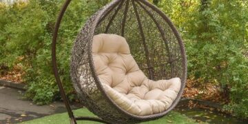 Як вибрати підвісні крісла кокони: характеристики та критерії вибору