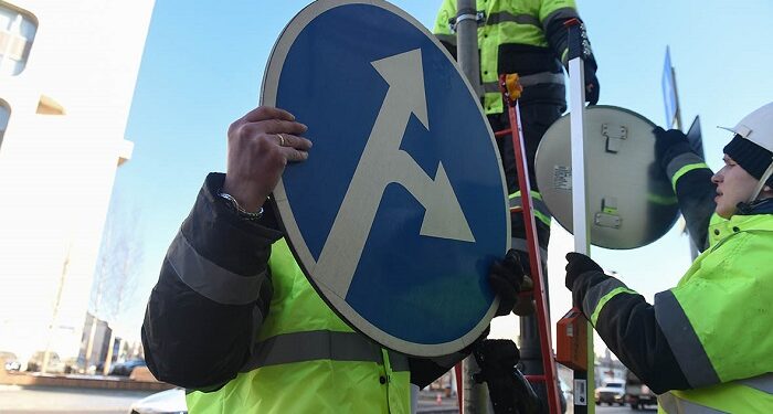 Установка дорожных знаков: ключевые правила и советы профессионалов