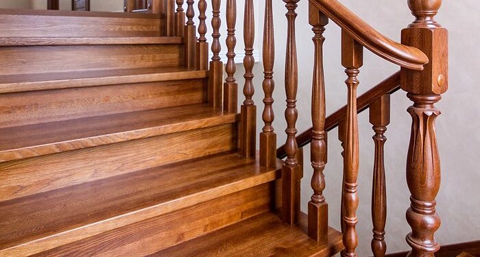 Деревянные лестницы: основные достоинства и сфера применения