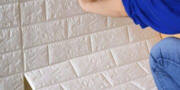 Как установить 3д панели на стену самоклеющиеся: правила и рекомендации