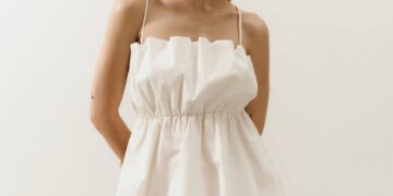 Літні образи для жінок: костюми, штани й топи, які створюють стиль