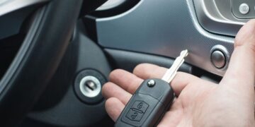 Services for repairing or opening locks, making keys for cars from the company Autokey24