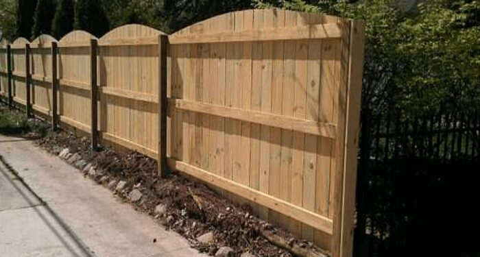 Разновидности заборов и их особенности для различных участков